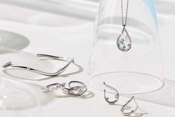 カナル 4℃夏新作、クリームソーダ着想のジュエリー&“かき氷”が煌めくルビーネックレスなど