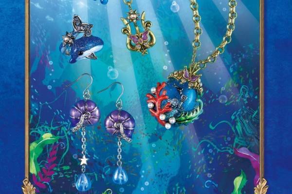 アナ スイ“深海世界”イメージのアクセサリー、イルカのリング＆アンモナイトのネックレスなど