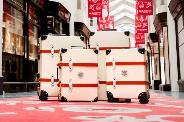 グローブ・トロッター新作キャリーケース、英国“ユニオンジャック”着想カラーで