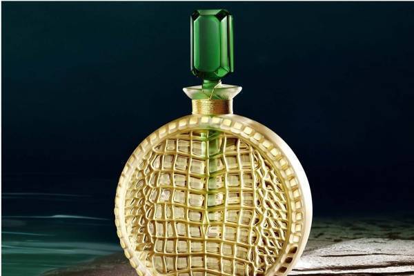 ラリック“太古の生物”着想の限定フレグランスボトル、アール・デコ調のクロコダイルスキン模様で
