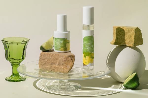 オサジ23年夏フレグランス“ほろ苦く青柚子香る”オードトワレ＆ヘアミスト、初夏の風の匂いを表現