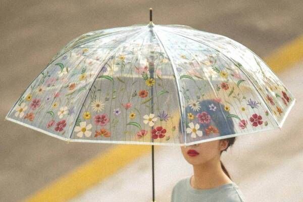 Wpc.“刺繡風”フラワープリントの新作ビニール傘、アネモネやデイジーを繊細に表現