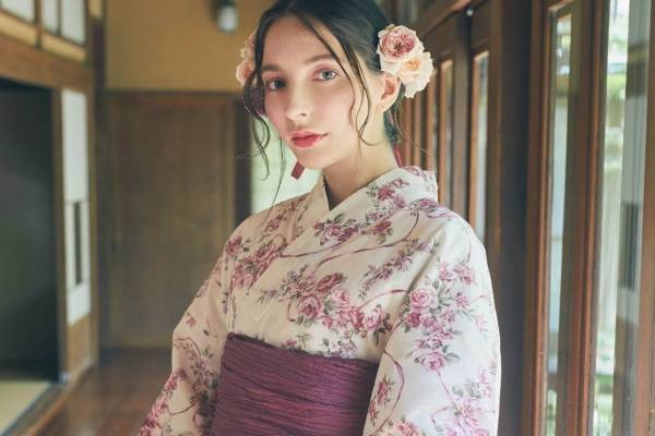 メゾン ド フルール2023年新作フレンチローズ浴衣、バラとカタバミの花柄×華奢なリボン