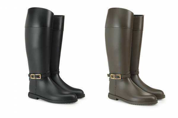 セルジオ ロッシ新作レインブーツ、“メタルバックル”が輝くロング丈＆レザーストラップ付き