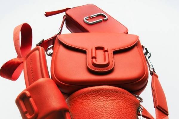 マーク ジェイコブス“鮮やかカラー”の「ザ トートバッグ」など、大阪・あべのハルカスに