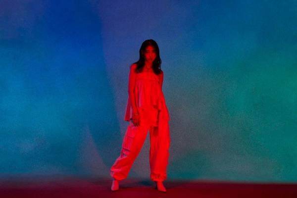 eillの新曲「happy ending」新・恋愛リアリティ番組「ラブ トランジット」主題歌に