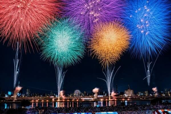 「足立の花火」2023年 - 東京・荒川河川敷で4年ぶりに花火大会、1時間に約15,000発を打ち上げ