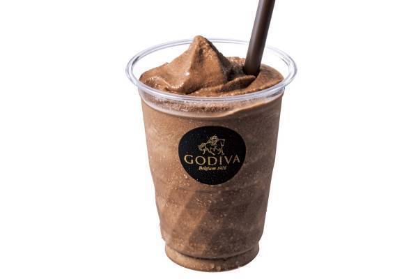 ゴディバ新作「フローズンチョコレートドリンク」“パリパリ食感”チョコチップ入り、ビターな味わい
