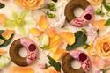食べられる花スイーツ「カルピデューム」誕生、バラやコスモスなど花言葉を込めた“ドーナツ×マフィン”