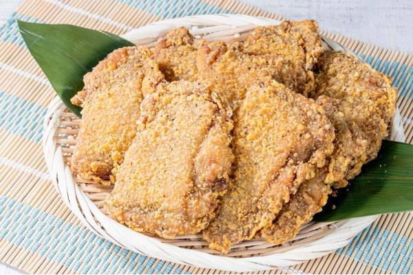 ファミチキに「旨塩だれ」の新フレーバー、藻塩×にんにくの“コク旨ダレ”で美味しさUP