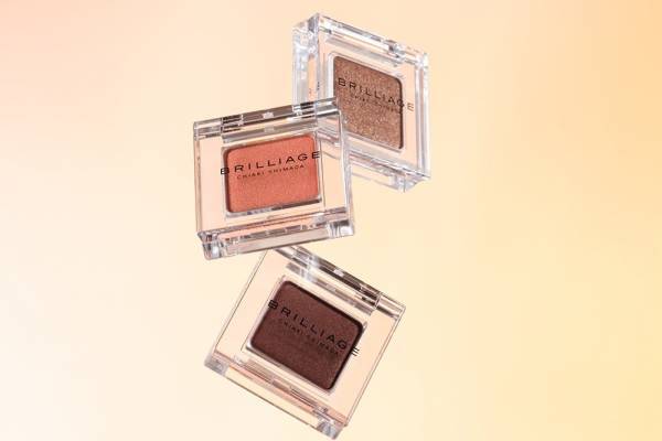 ブリリアージュ23年夏コスメ、“過去最大パール配合”単色アイシャドウ＆ピーチコーラルの艶リップ
