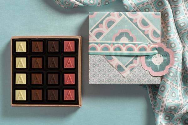 アルマーニ / ドルチの夏限定"アラブの世界観"パッケージのプラリネチョコレート