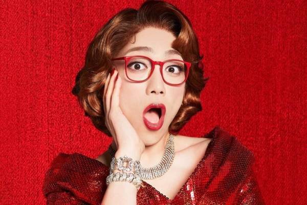 ミュージカル・コメディ『トッツィー』山崎育三郎が人気スター女優に、東京・大阪ほか全国5都市で