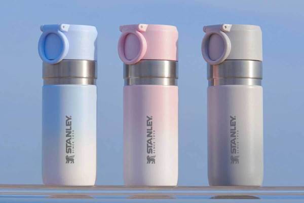 アフタヌーンティー×スタンレー、空模様を表現したグラデーションカラーの真空ボトル