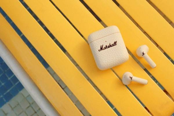 マーシャルの完全ワイヤレスイヤホン「マイナーⅢ」新色、柔らかな色合いの“クリーム”カラー