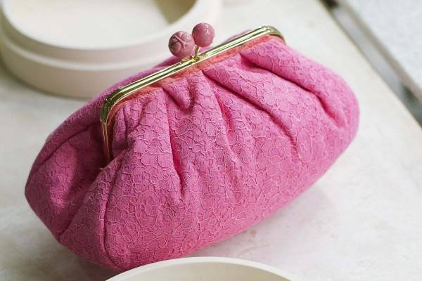 ウィークエンド マックスマーラ「パスティチーノ」バッグ新作、仏の高級レース×マカロンカラー