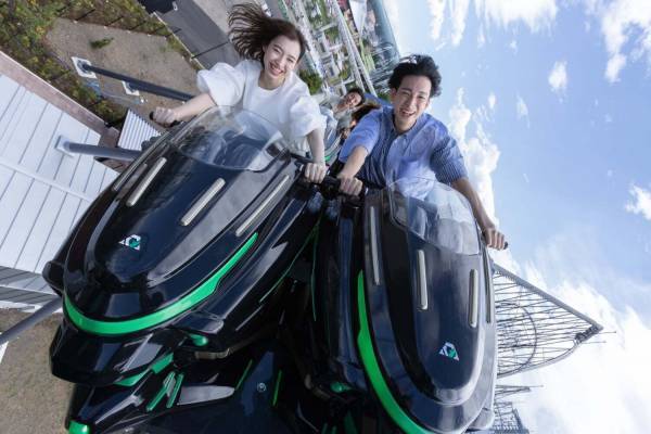 富士急ハイランド「ZOKKON(ぞっこん)」加速・旋回・逆走を楽しむ新バイクライド型コースター