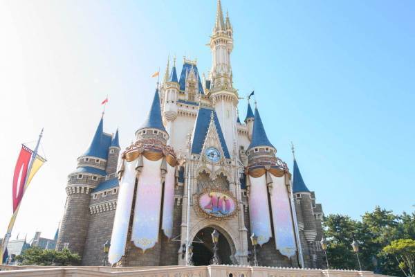 東京ディズニーリゾート「プライオリティパス」23年夏に無償導入、一部アトラクションを短い待ち時間で