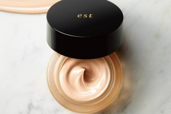 エスト23年秋ベースメイク、“エスト史上最高カバー力”叶える限定クリームファンデーション