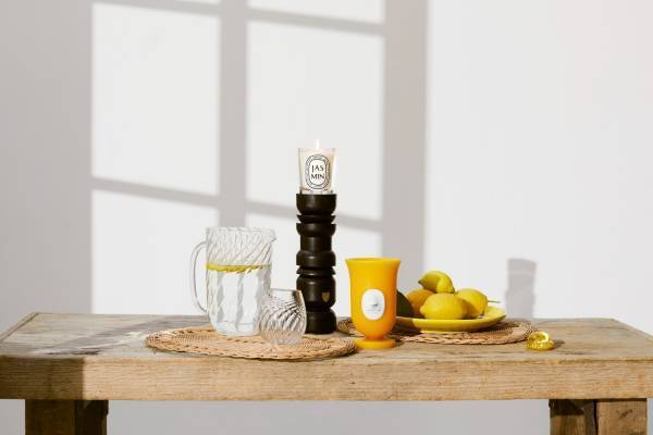 ディプティック23年夏“光と影”着想、イエローのフラワーベース＆フォーク柄プレートなど