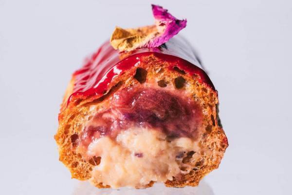 “花のお菓子”エディブルフラワー研究所の新作「バラのエクレア」新宿マルイ本館に限定ストア