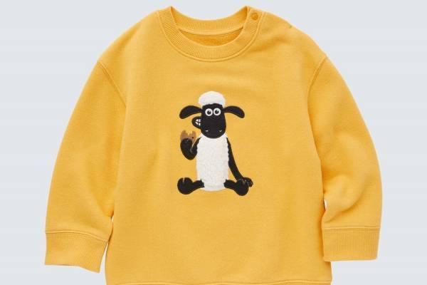 ユニクロ×「ひつじのショーン」のベビー向けスウェット、“ふわふわ”ショーンのアップリケ付きなど