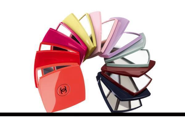 シャネル「カラー コード」ポップカラーの23年秋メイクツール、コンパクトミラーやネイル ファイル