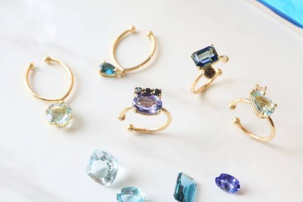 トモコ フルサワ ジュエリー“ブルーの天然石”ジュエリーが伊勢丹新宿に、アクアマリンのイヤカフなど