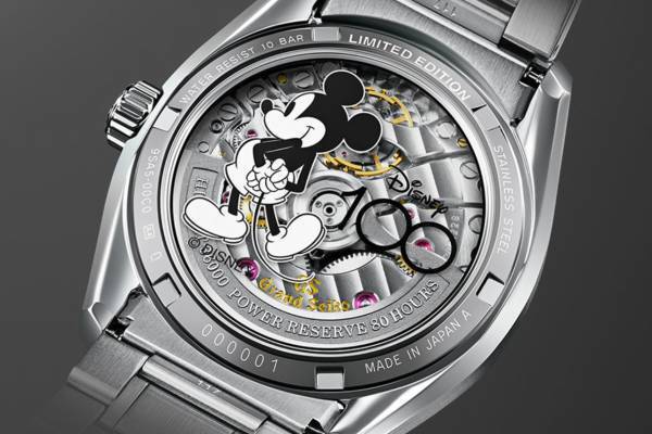 グランドセイコー「ディズニー」限定ウォッチ、ムーブメント覗くミッキーマウス入りの透明ガラス