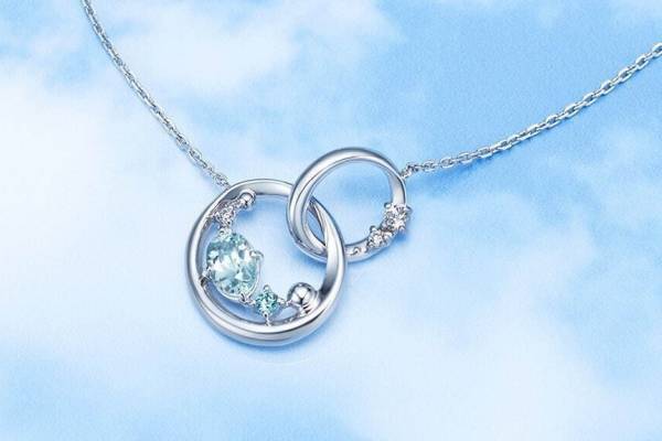 カナル 4℃23年夏ジュエリー、“青空や波”モチーフのブルートパーズネックレス＆ピアス