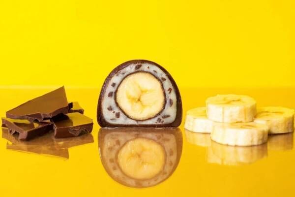 亀屋万年堂の新作“パリッとチョコ”の「チョコバナナ大福」屋台のチョコバナナの味を再現