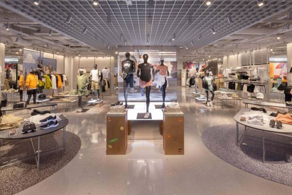 「ナイキ京都」京都バル アネックスにオープン、メンズ＆ウィメンズのシューズからアパレルまで