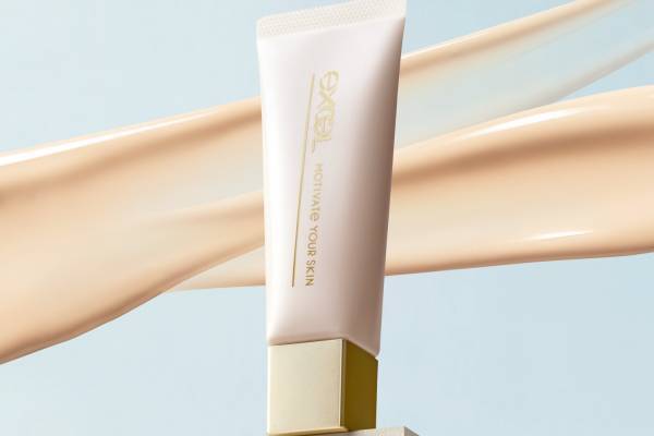 エクセル23年秋ベースメイク、美容液成分配合の“つるんと素肌”なオールインワンUV化粧下地