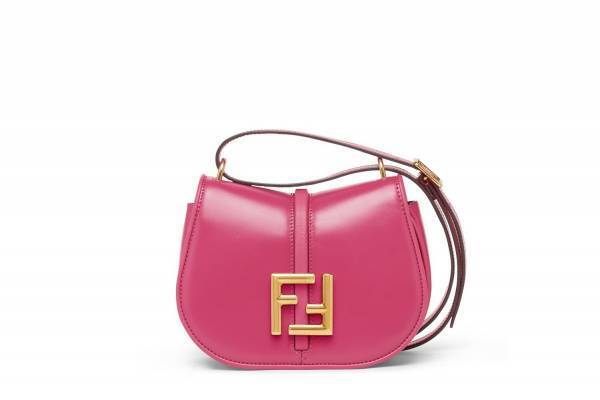 フェンディ新作バッグ「フェンディ カモン」丸みを帯びた「FF」ロゴを飾ったサッチェルバッグ