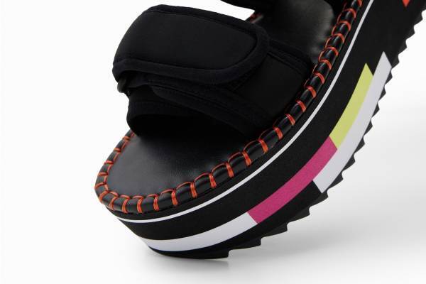 デシグアルの新作ウィメンズサンダル、“超厚底”スポーツサンダル＆ステラ ジーンとのコラボも