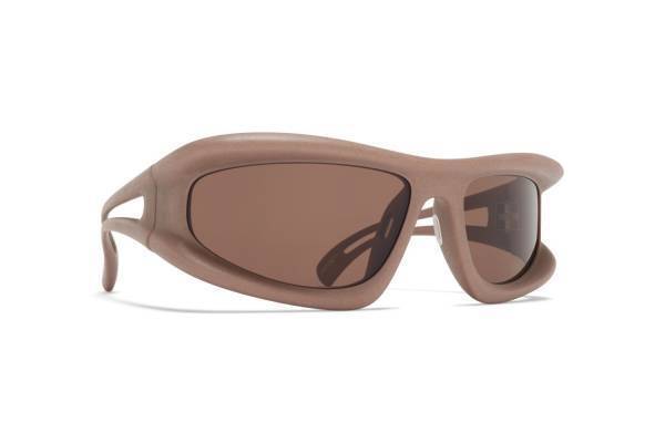 マイキータのサングラス「マーファ」ボリュームシルエット×反射レンズ、ドイツ発032cとコラボ