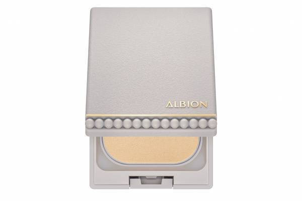 アルビオンの新ベースメイクシリーズ「アルビオン スタジオ」“簡単なのに効果絶大”化粧下地やファンデ