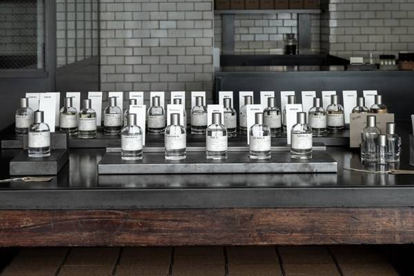 ラボ併設「ル ラボ」店舗が原宿に、フレグランス限定セット＆“その場で調合する”香水サービスも