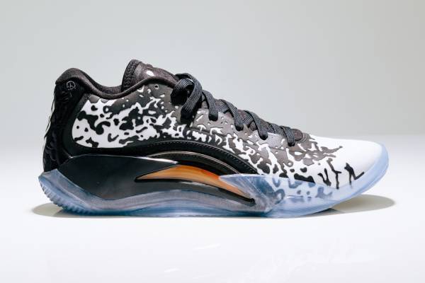 ジョーダン ブランド新作スニーカー「ザイオン 3」“飛び散る”カラーのバスケットボールシューズ