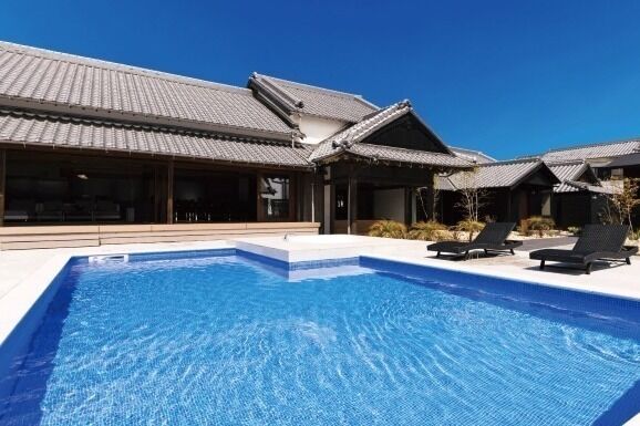 “築130年の日本家屋”をリノベしたプライベートヴィラが淡路島に、屋外プール＆露天風呂も
