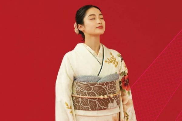 きものやまと新作振袖“ラベンダー＆カモミール柄”や“風に揺れる花びら”を描いた着物