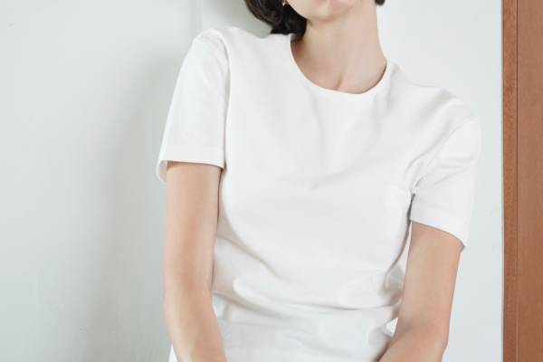 クラネ新作タイトフィット＆モックネックなど“白T3枚セット”、金子恵治×フルーツオブザルームとコラボ