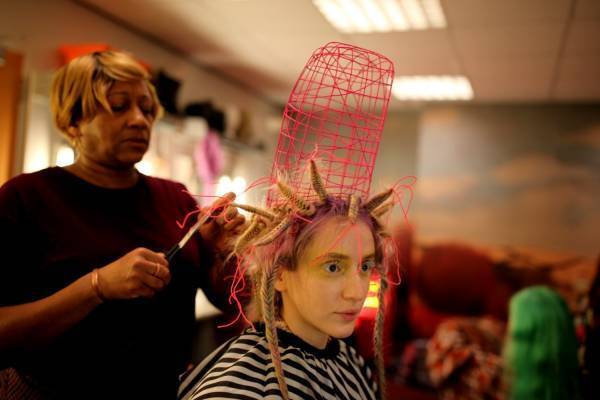 映画『メドゥーサ デラックス』ワンショット撮影で映すミステリー、“ヘアコンテスト”で起きた変死事件