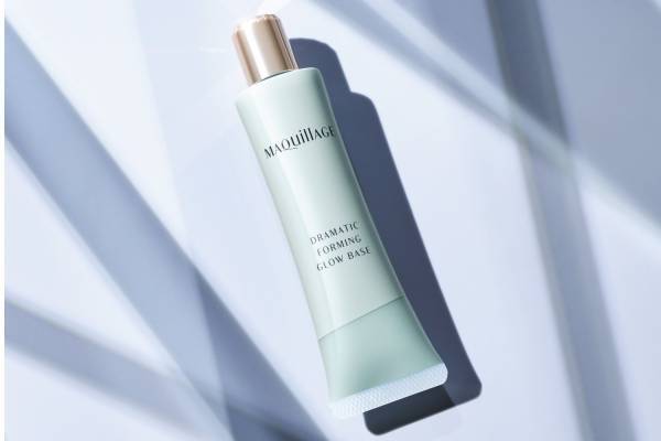 マキアージュ23年秋ベースメイク、“ツヤ美肌の小顔印象が叶う”毛穴レス化粧下地