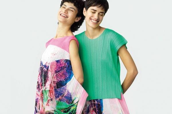 プリーツ プリーズ イッセイ ミヤケ23年7月新作“凍った南国の植物”プリントのドレスやチュニック