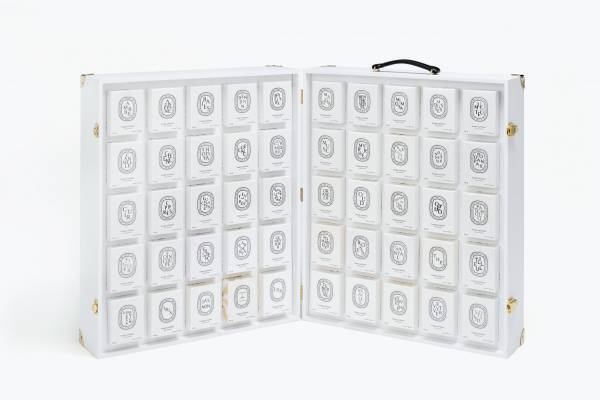 ディプティック“50種”のフレグランスキャンドルを詰め合わせた限定セット、60周年記念で