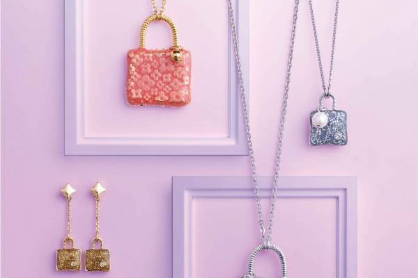 アンテプリマ“ワイヤーバッグ型”の新作ネックレス、編み込みも再現したリバーシブル仕様で