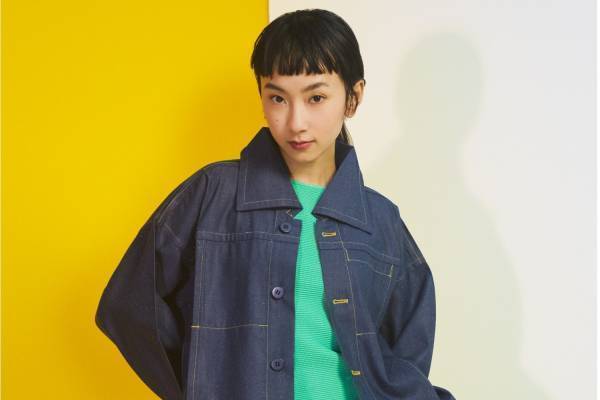 ミー イッセイ ミヤケ新作ウェア、“はぎれ”×デニムのオーバーサイズジャケットやパンツ