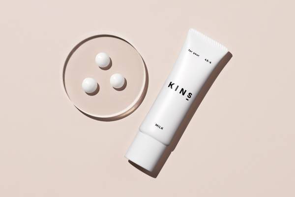 「KINS」23年秋コスメ - “赤ちゃんの肌”着想、ふかふか＆うるおい肌へ導く高機能ミルク