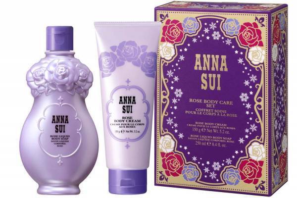 アナ スイ23年クリスマスコフレ、“ティーローズ香る”ボディシャンプー＆ボディクリームの限定セット